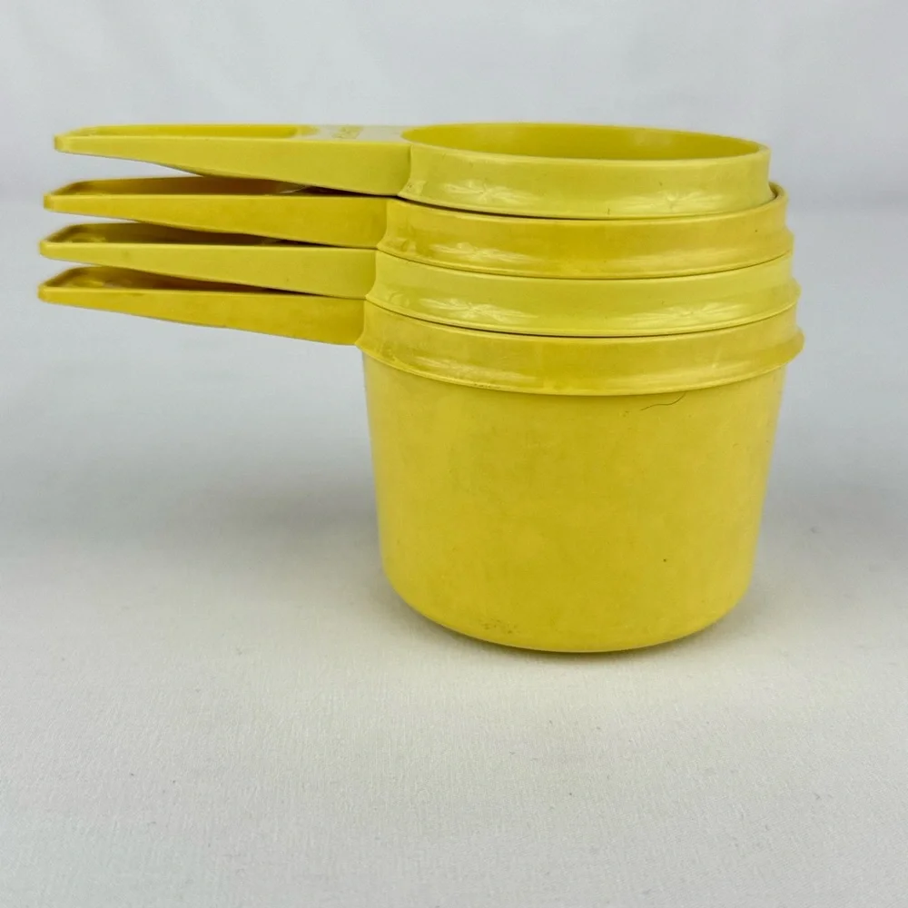 Vintage Tupperware Measuring Cups